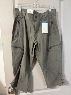 Wind River Women’s Olive Cargo Capri Pants 12 NWT